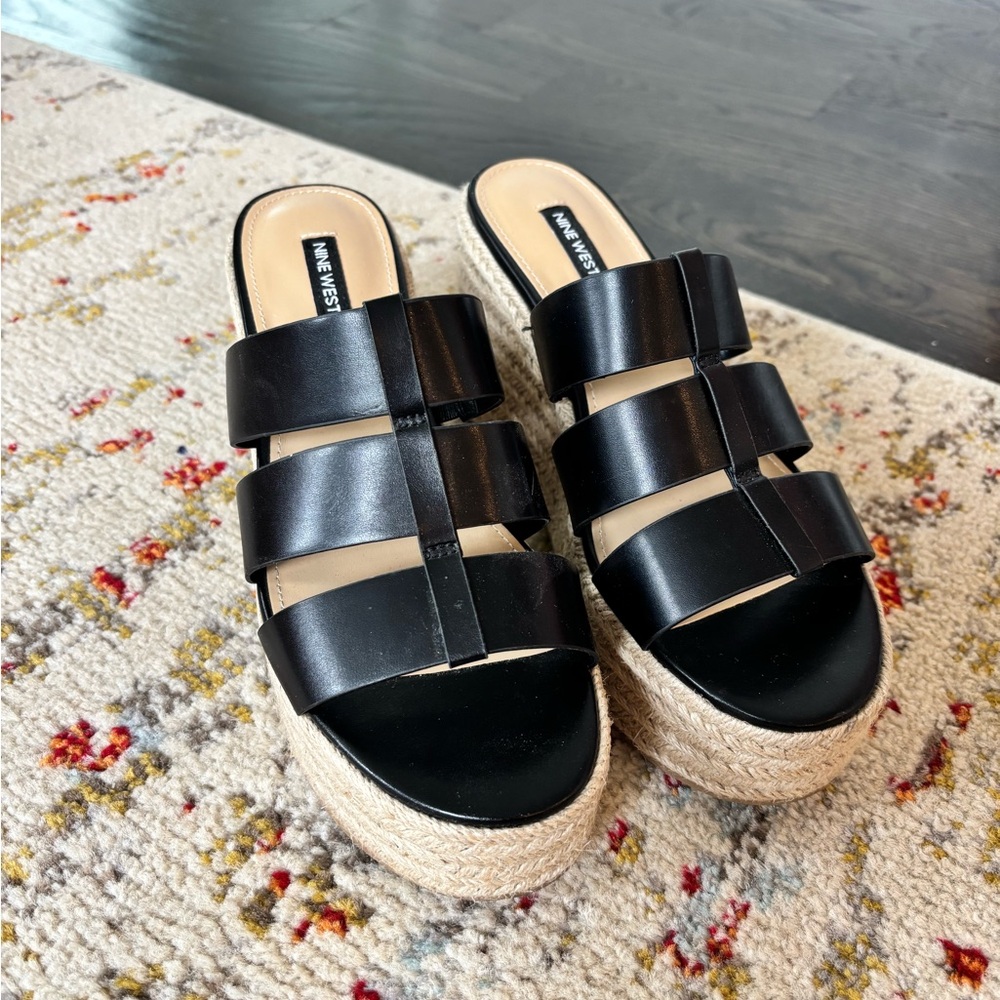 Nine West Black and Tan Espadrille Shoes